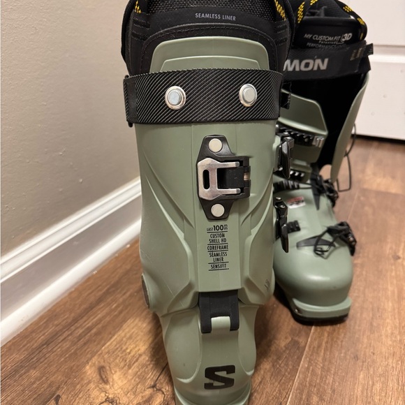 Salomon Green Ski Boots - Picture 3 of 4